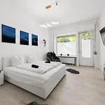 62qm2, Massageseat, Billard-table, King-sized Bed Διαμέρισμα Βερολίνο