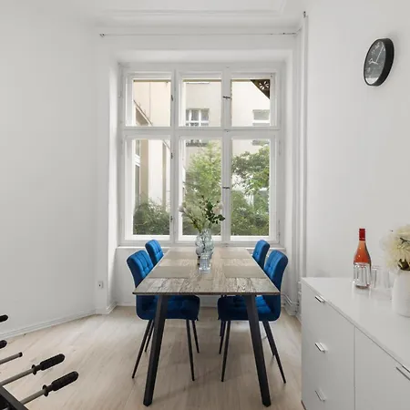 62qm2, Massageseat, Billard-table, King-sized Bed Διαμέρισμα *