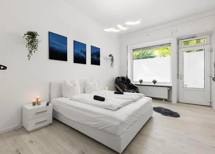 62qm2, Massageseat, Billard-table, King-sized Bed