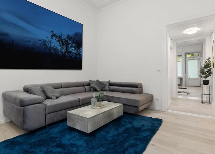 62qm2, Massageseat, Billard-table, King-sized Bed