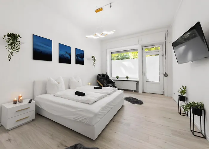 62qm2, Massageseat, Billard-table, King-sized Bed Apartman Berlin