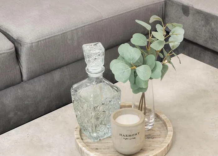 62qm2, Massageseat, Billard-table, King-sized Bed Berlín