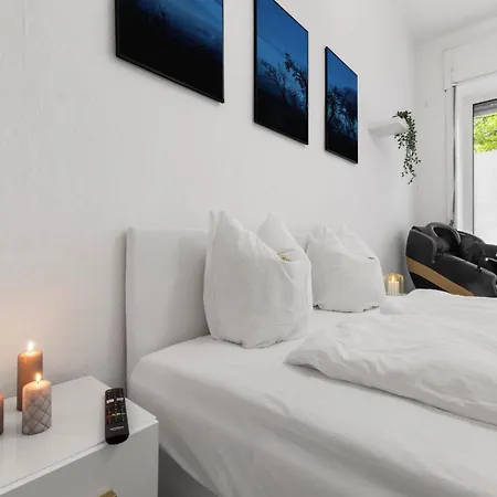 62qm2, Massageseat, Billard-table, King-sized Bed *