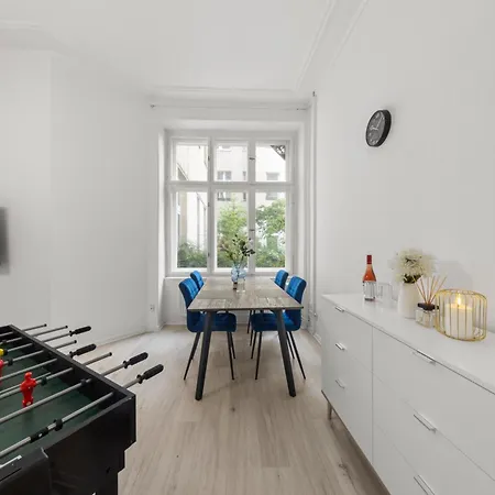 62qm2, Massageseat, Billard-table, King-sized Bed