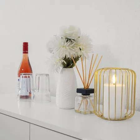 Apartment 62qm2, Massageseat, Billard-table, King-sized Bed