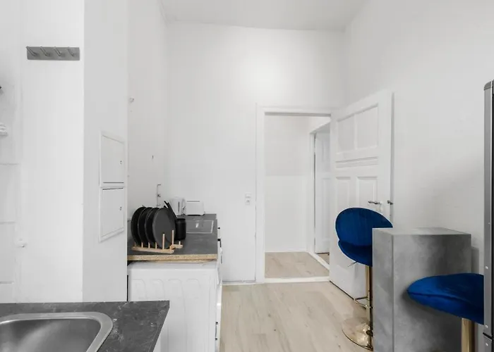 62qm2, Massageseat, Billard-table, King-sized Bed *